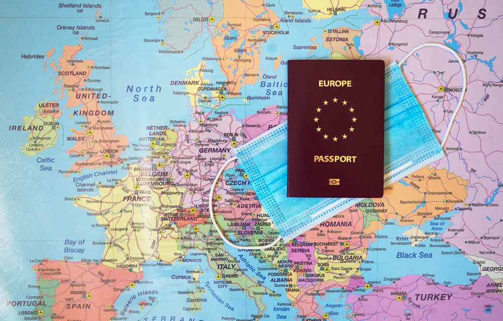 Europejskie wakacje w tym roku z nowym paszportem: Covidowym