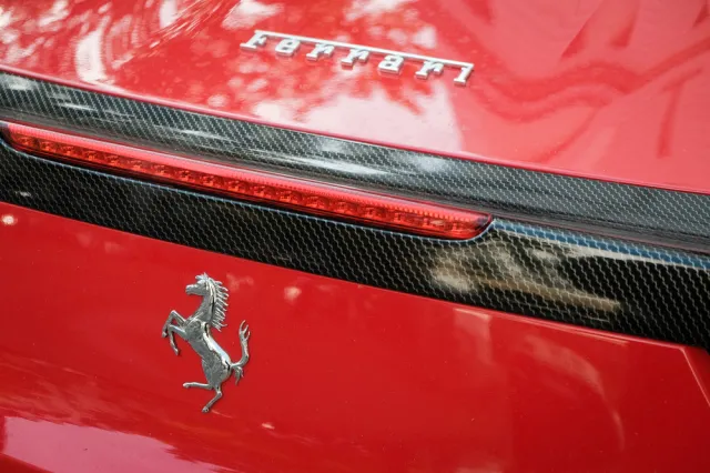 Pijany Holender rozbił ferrari warte 350 tys. euro
