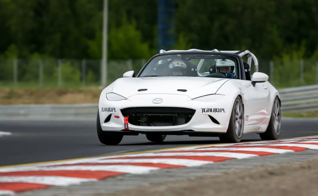 mazda-mx5-cup-poland-37162213.jpg
