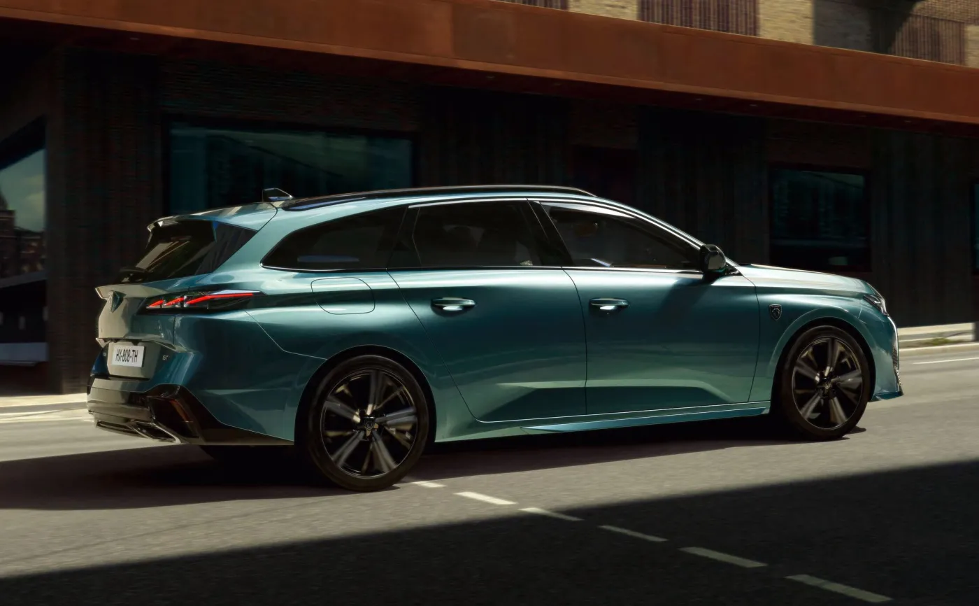 Nowy Peugeot 308 SW ujawniony, urósł i kusi nie tylko stylem