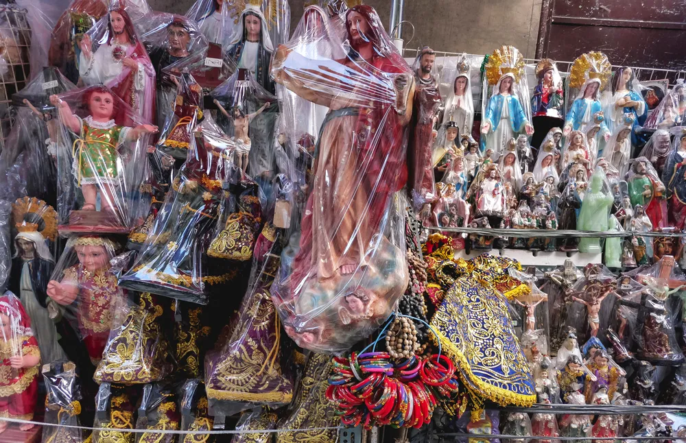 Wiara czyni kupca. Coś, co się dobrze sprzedaje, nie obraża uczuć religijnych