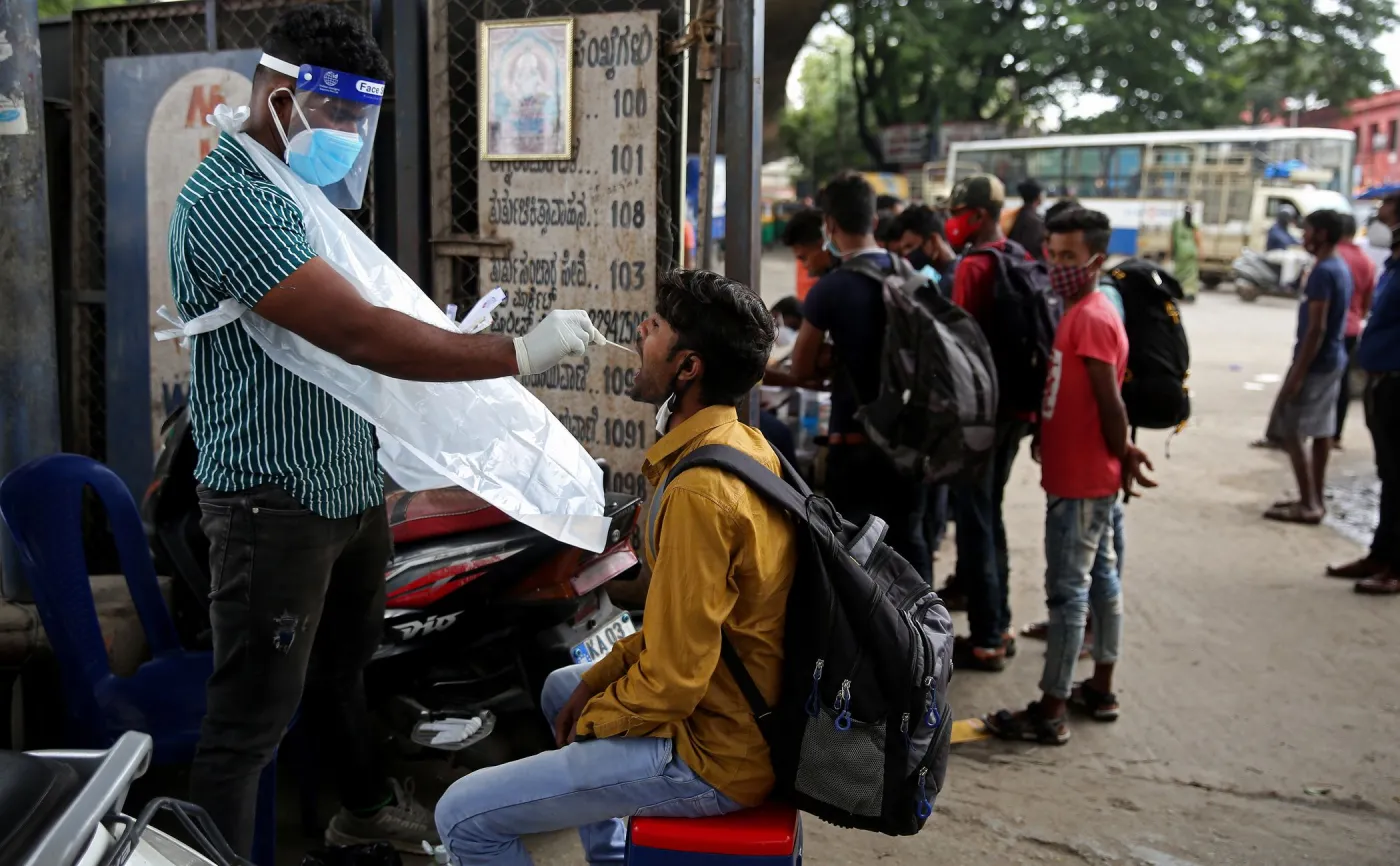 Ponury bilans epidemii w Indiach. "Największa katastrofa od uzyskania niepodległości"