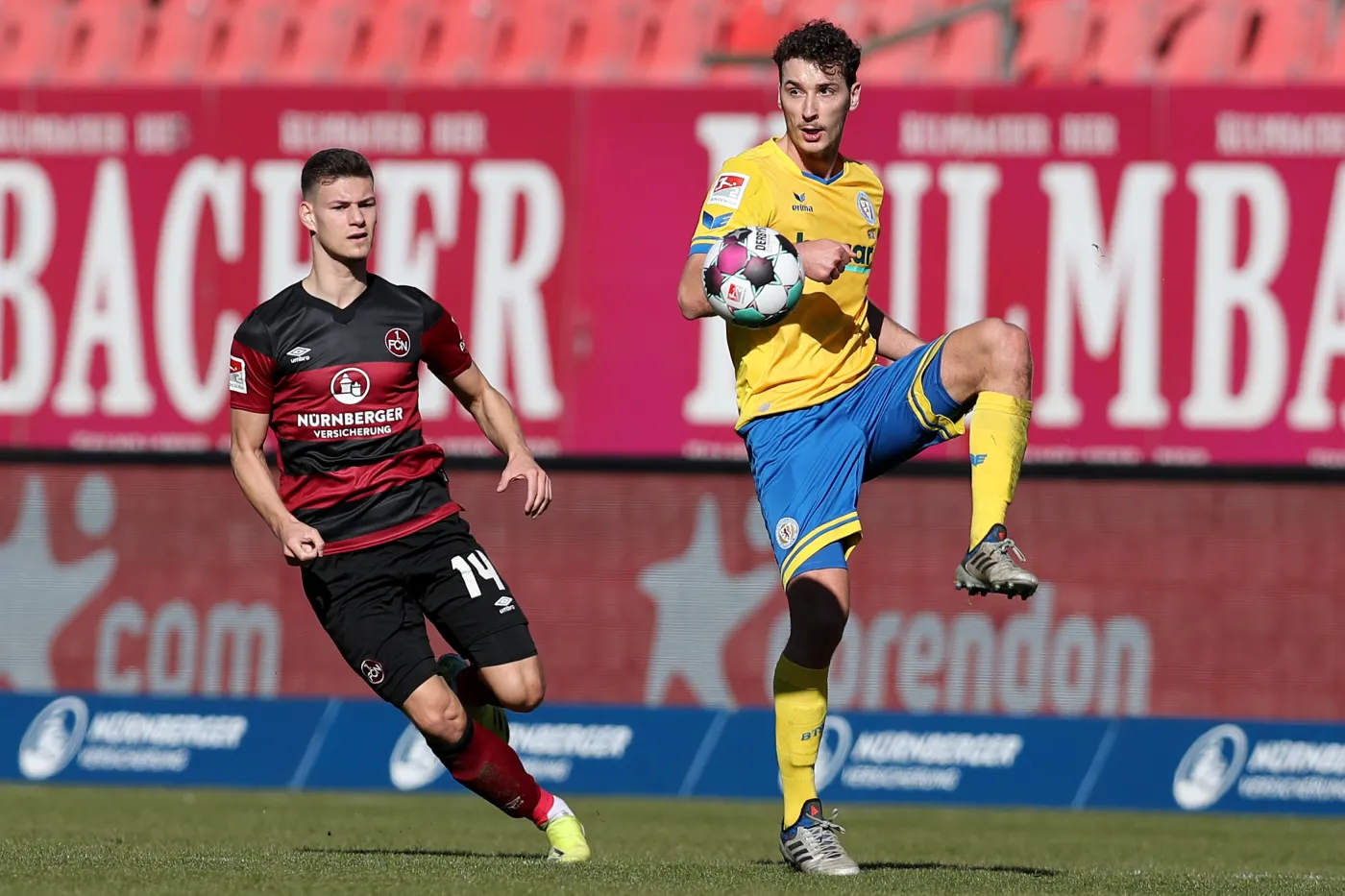 Dominik Wydra (z prawej)