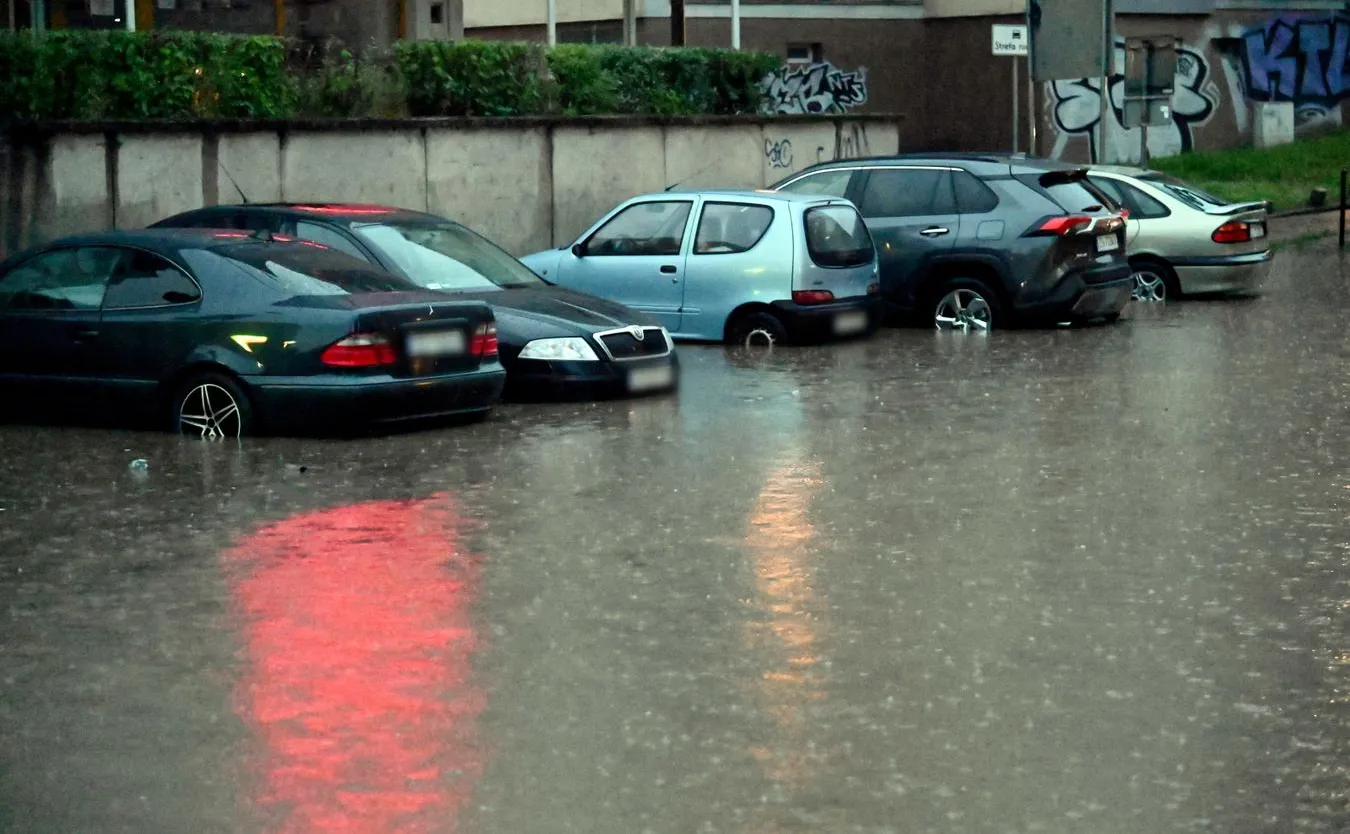 Ewakuowane obozy harcerskie, ranne dzieci. Skutki burz w Polsce