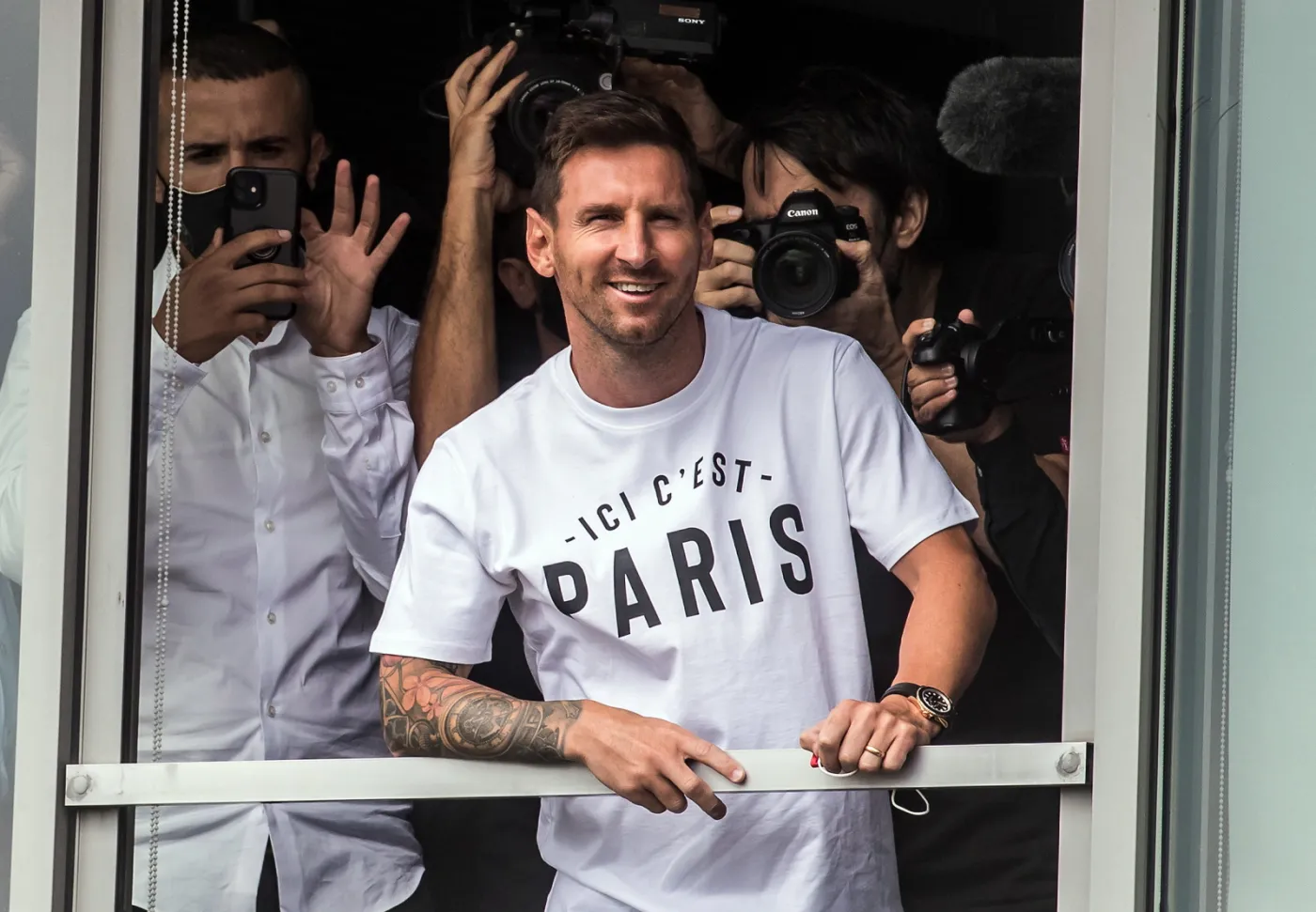 Hitowy transfer stał się faktem. Messi nowym piłkarzem PSG