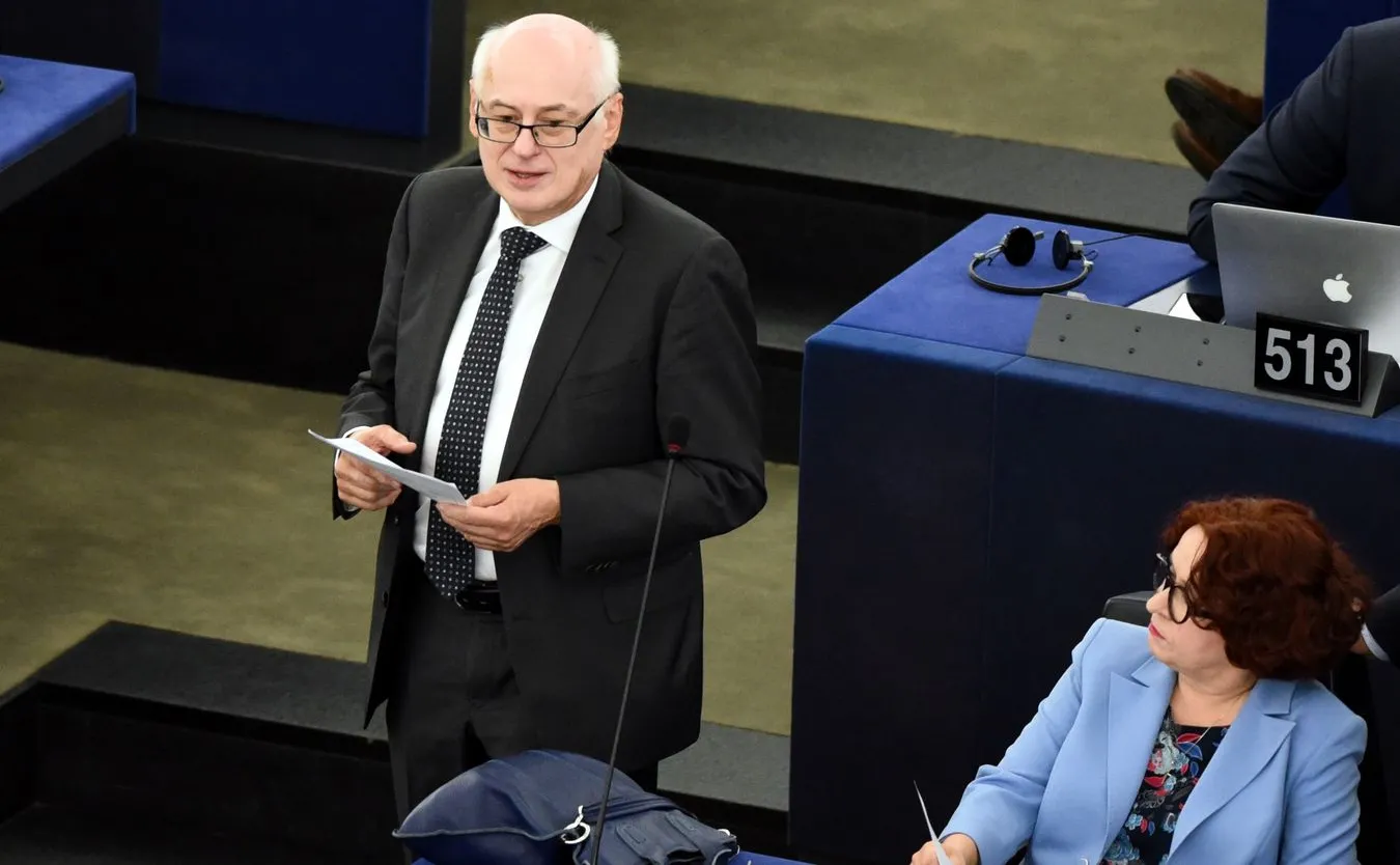 Spór Warszawy z Brukselą. Krasnodębski mówi, co powinna zrobić Polska. Dobry plan?