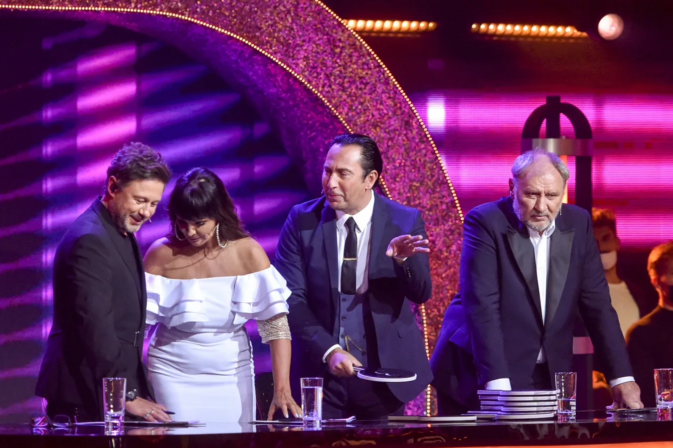 Piasek zadrwił z rządu. Fani podzieleni