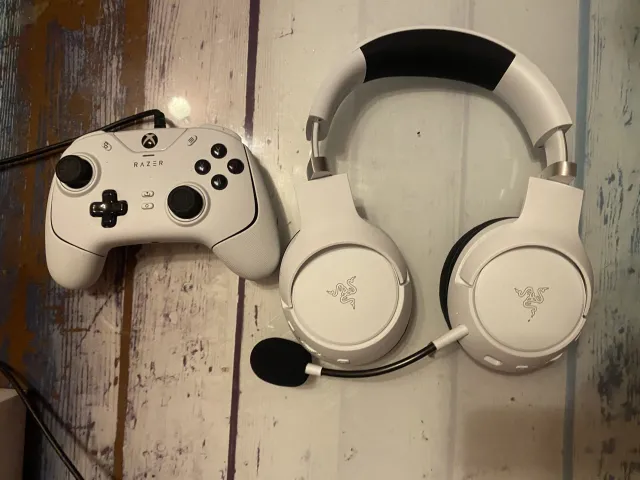 Nowe akcesoria do Xboxa. Świetne słuchawki Razera i pad dla zawodowców [TEST]