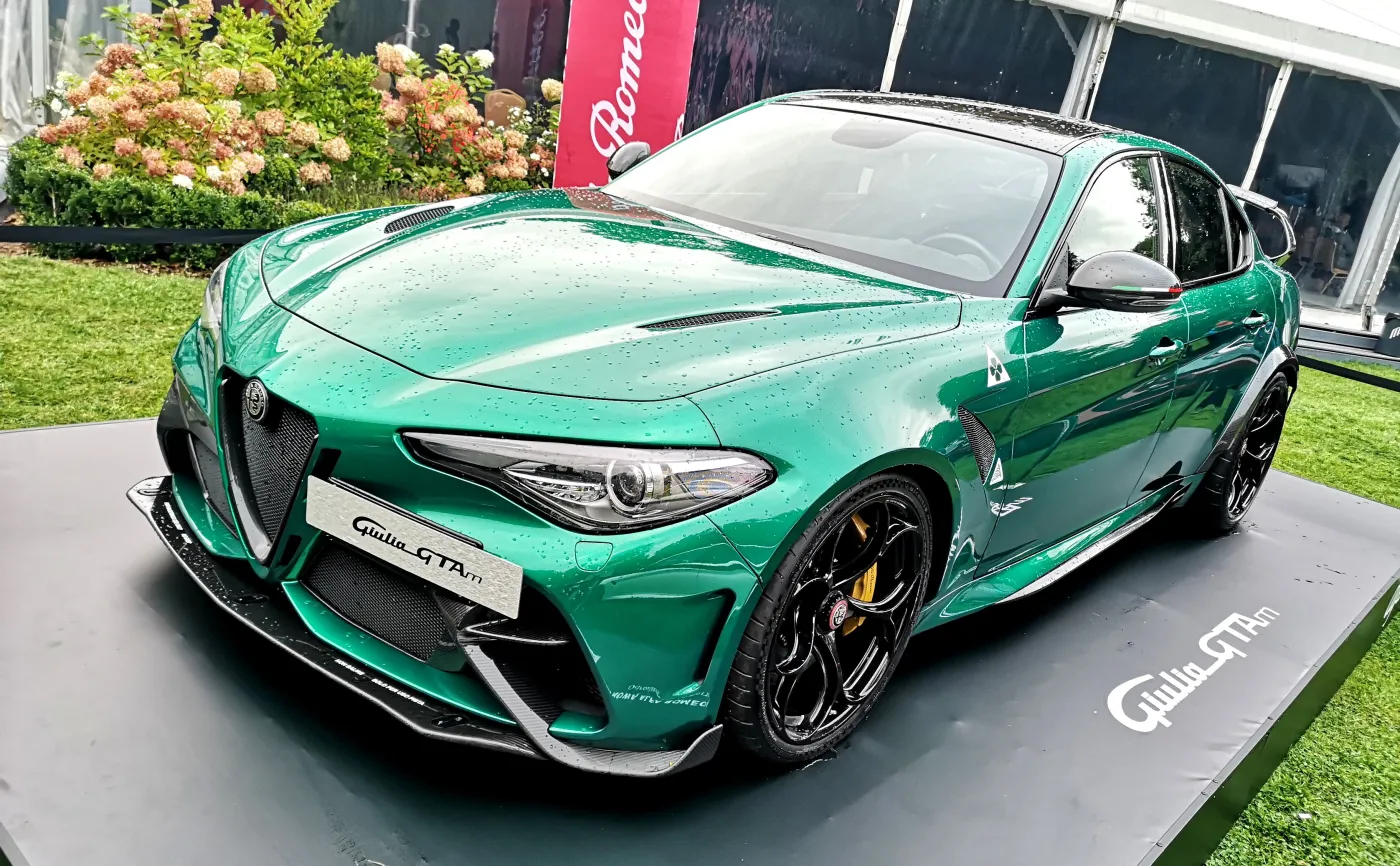 alfa-romeo-giulia-gtam-37243457.jpg