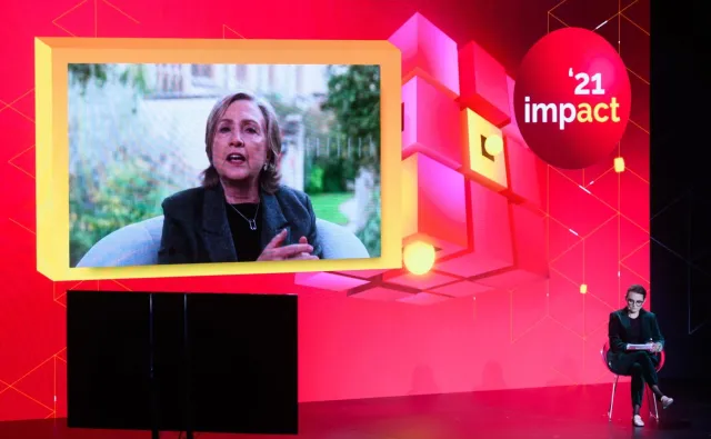 Hillary Clinton na kongresie Impact'21: Rosja próbuje zakłócić rządy demokratyczne