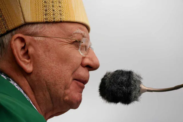 Abp Jędraszewski ostrzega studentów przed marnością, niemoralnym życiem i... związkami homoseksualnymi