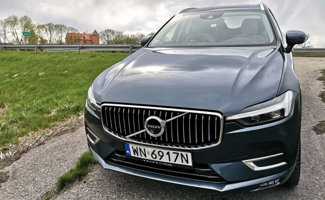 Volvo XC60 rozchwytywane, bank rozbiły SUV-y i sprzedaż przez internet