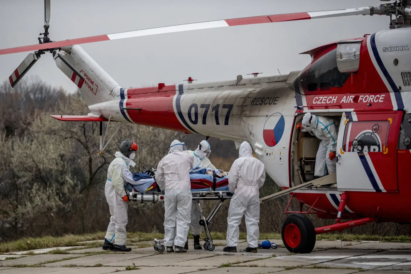 IV fala pandemii atakuje Czechy. Rząd wprowadza stan wyjątkowy