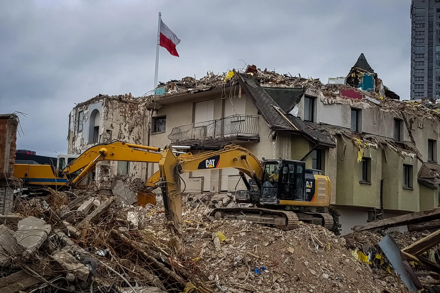 Najsłynniejsza samowola budowlana zniknie. "Czarny Kot" zostanie rozebrany do końca
