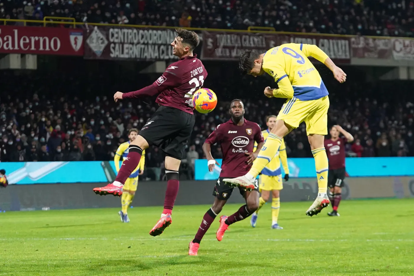 Liga włoska. Czyste konto Szczęsnego, hattrick Pasalica [WIDEO]