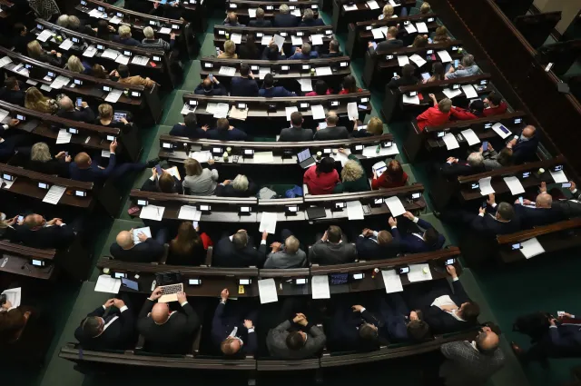 Opozycja nie wykorzystała szansy. PiS jednym głosem obronił ustawę o instytucie rodziny