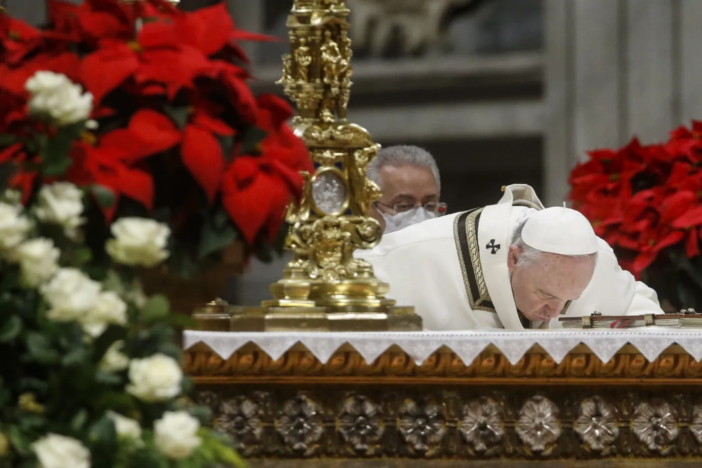 Przyspieszona pasterka w Watykanie. "Bóg się objawia, ale ludzie Go nie rozumieją"