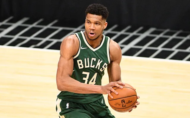 NBA. Popis Giannisa Antetokounmpo. Grek zatrzymał Houston Rockets