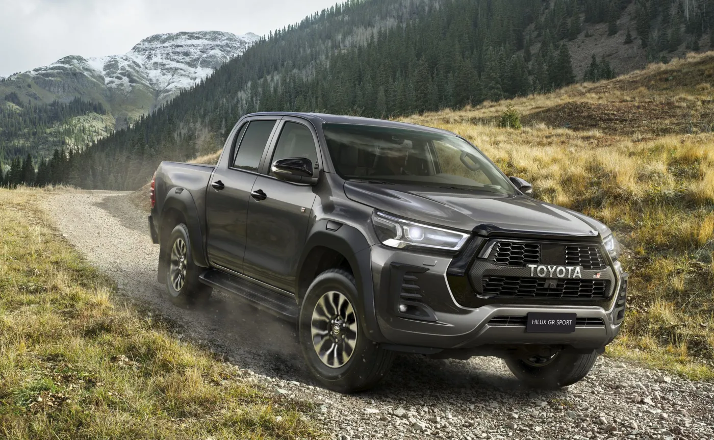 toyota-hilux-gr-sport-37334442.jpg