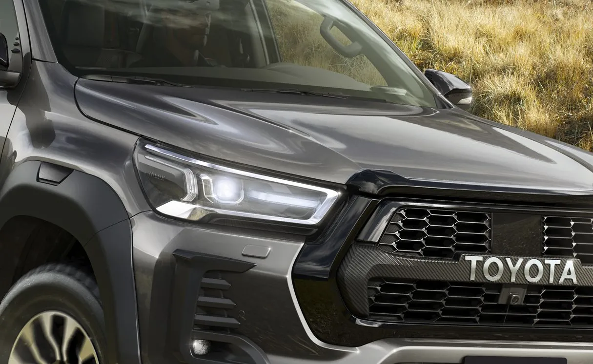 Nowa Toyota Hilux GR Sport nie podskoczy. Zawieszenie robi różnicę