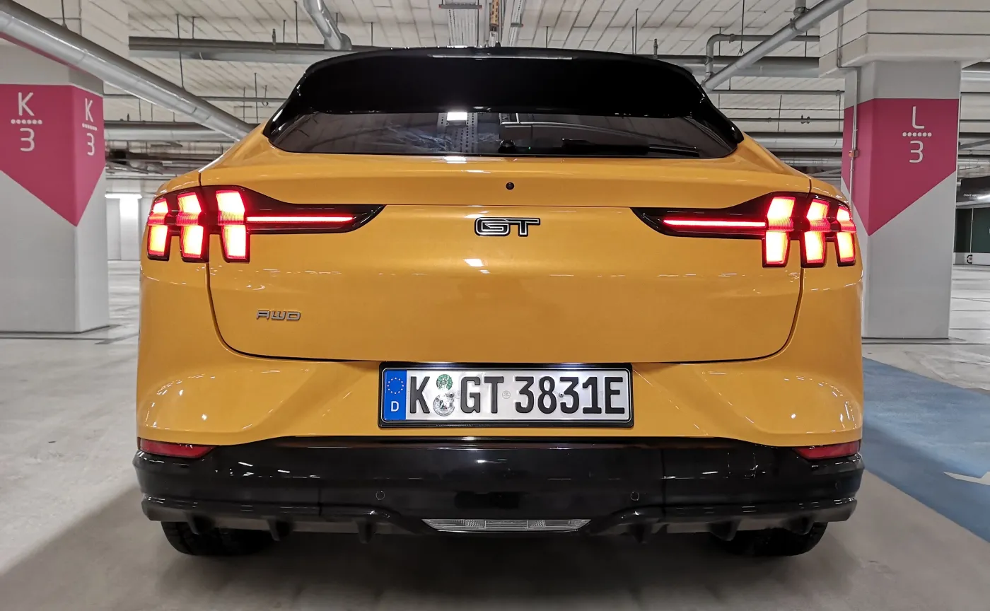 ford-mustang-mache-gt-37337696.jpg
