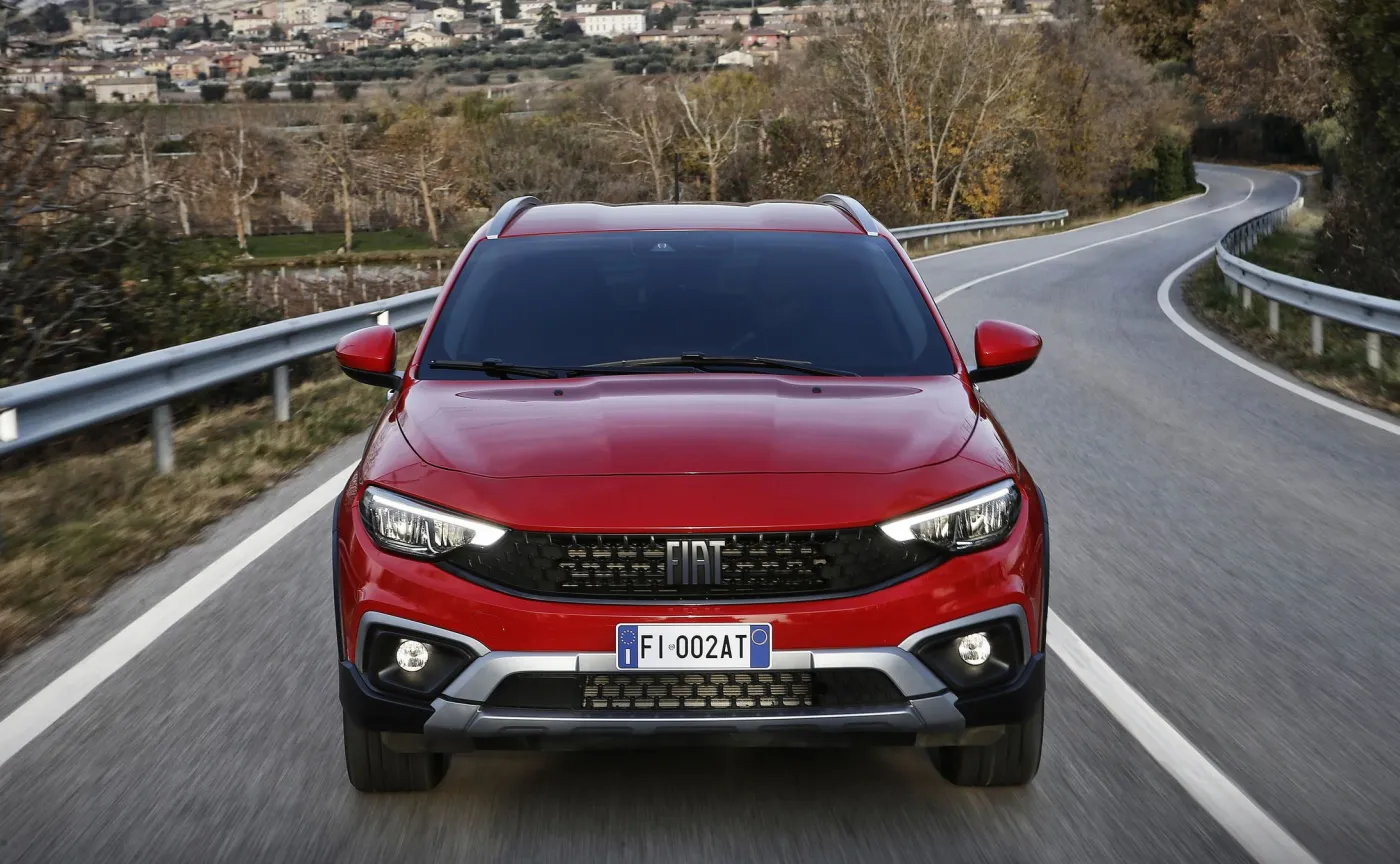 fiat-tipo-cross-kombi-37338880.jpg