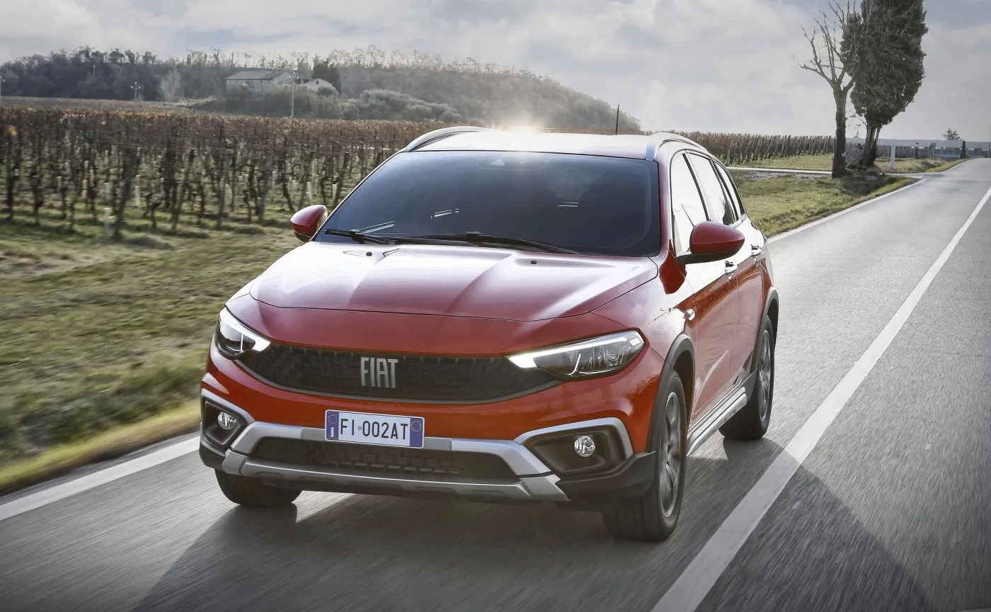 fiat-tipo-cross-kombi-37338890.jpg