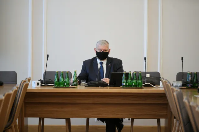 Czy Suski namalowałby karykaturę Kaczyńskiego? "Być może, ale najlepiej to bym zrobił swoją własną"