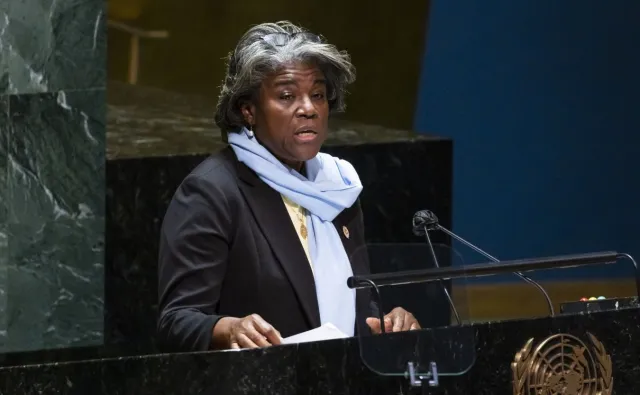 Rosja rozmieściła na Ukrainie amunicję kasetową i bomby próżniowe. Ambasador USA potwierdza