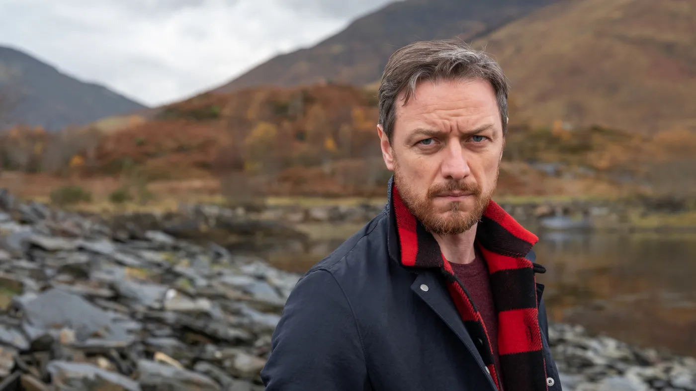 "Mój syn" - kontrolowana improwizacja, czyli film Jamesa McAvoya od piątku w kinach