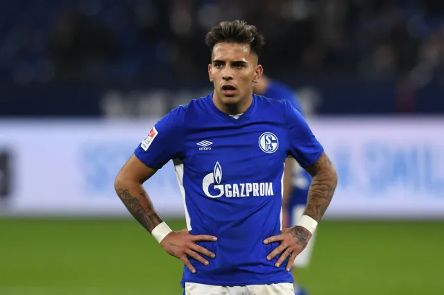 Schalke 04 Gelsenkirchen usuwa z koszulek piłkarzy reklamę Gazpromu
