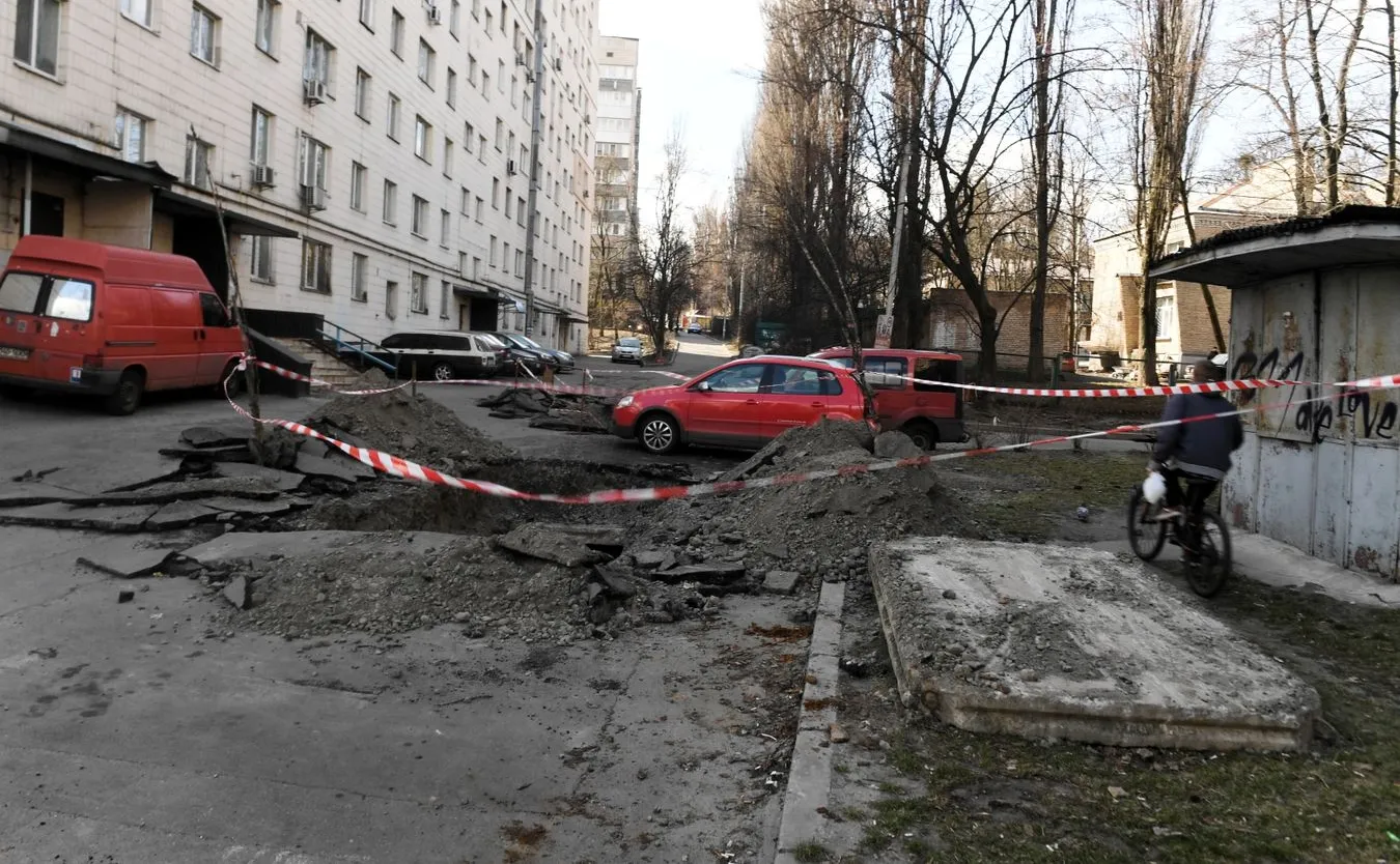 Ciężkie walki pod Kijowem. Rosja kontynuuje atak rakietowy