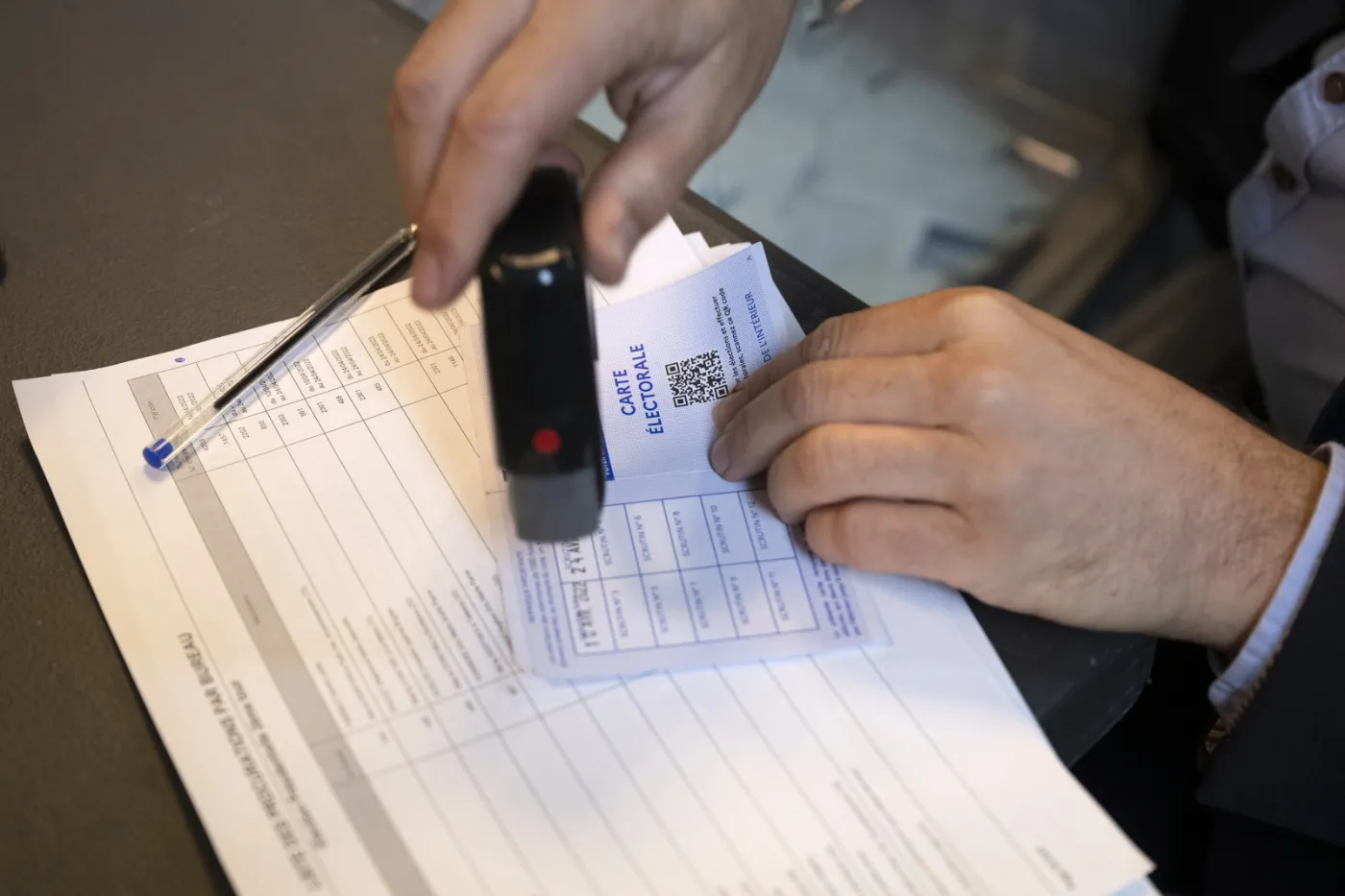 Tylu uprawnionych zagłosowało do godziny 17.00. Francuskie MSW podaje dane