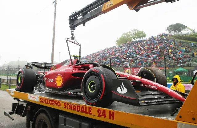 Włoscy kibice rozczarowani podwójnym pechem Ferrari na Imoli