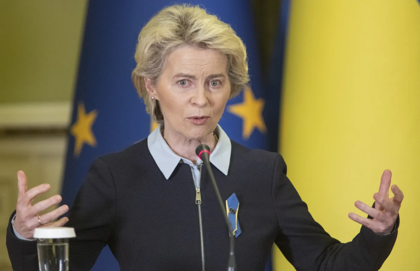 Ursula von der Leyen z wizytą w Warszawie. Szefową KE powitał Rafał Trzaskowski