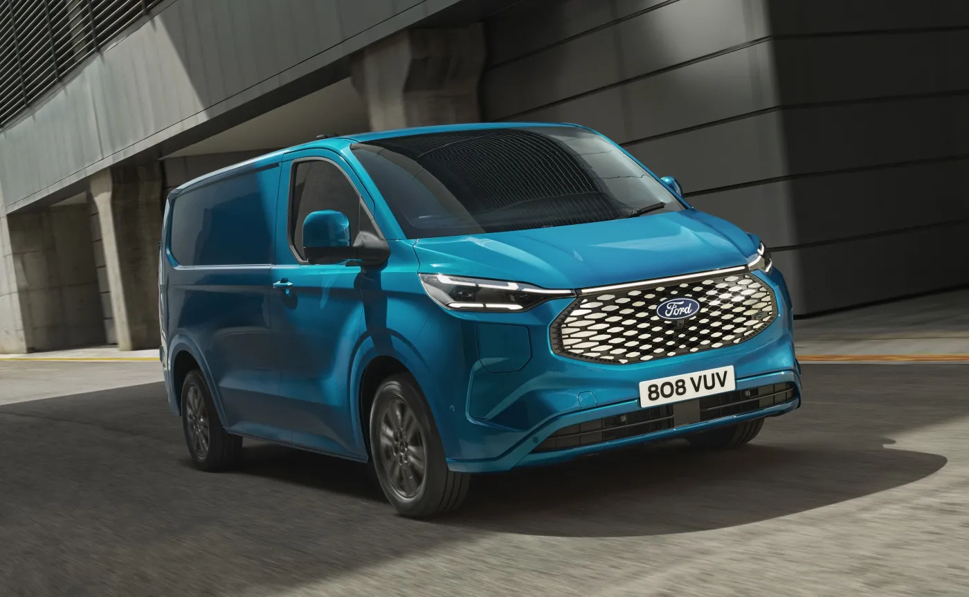 ford-etransit-custom-37451461.jpg