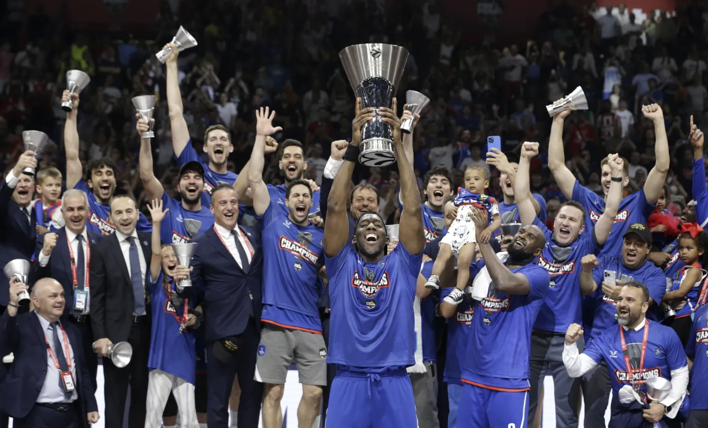 Anadolu Efes Stambuł pokonał Real Madryt w finale Euroligi