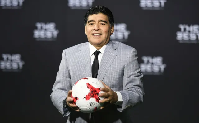 Odeszła legenda piłki nożnej. Diego Maradona zmarł w wieku 60 lat [ZDJĘCIA]