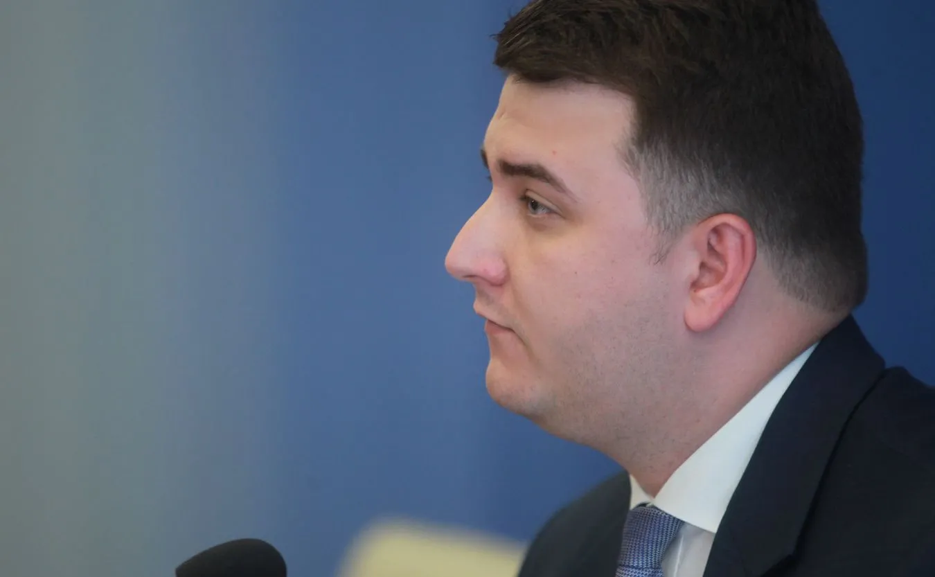 Bartłomiej Misiewicz złożył apelację ws. nielegalnej reklamy wódki. Chce uniewinnienia