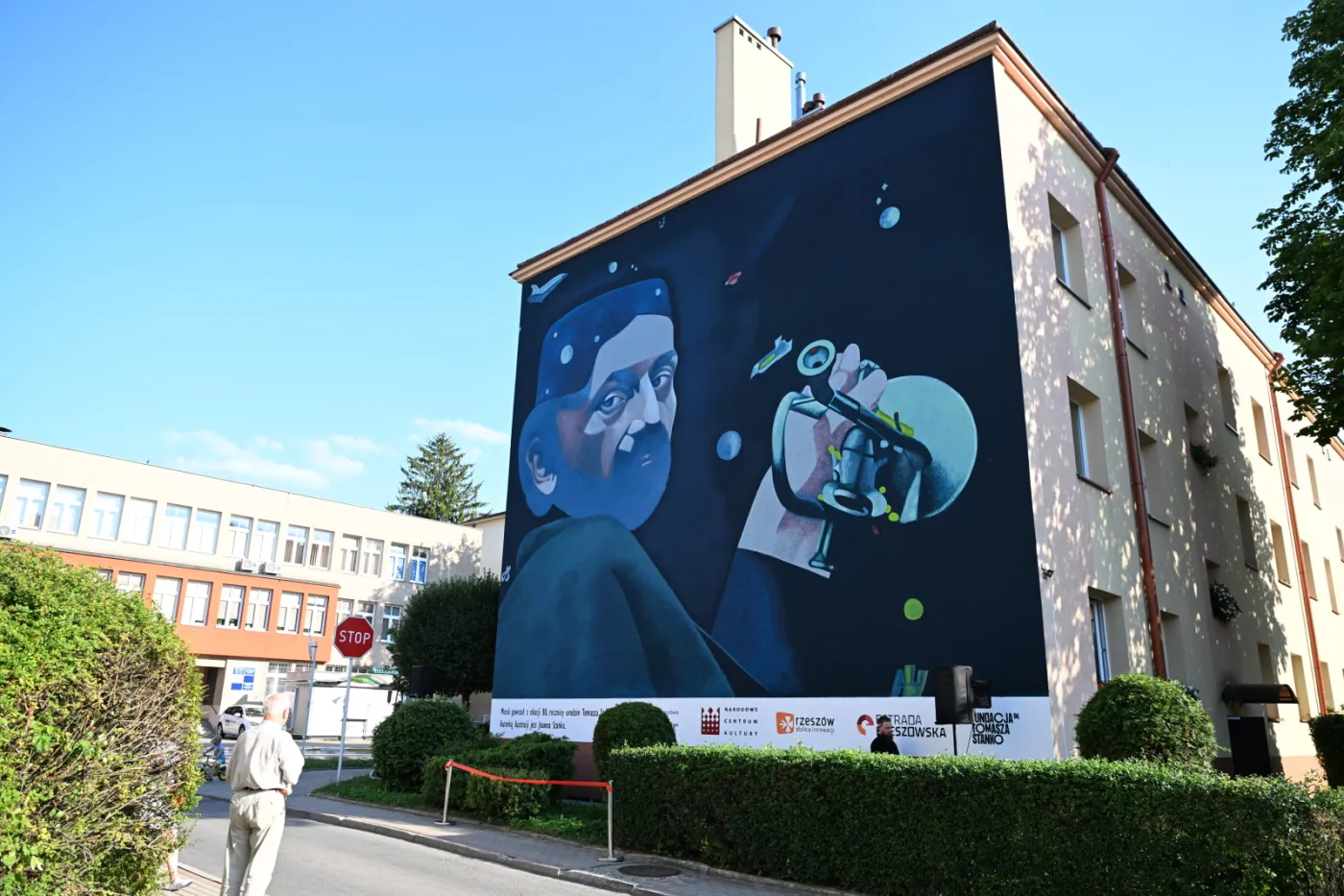 W Rzeszowie odsłonięto mural przedstawiający jazzmana Tomasza Stańkę