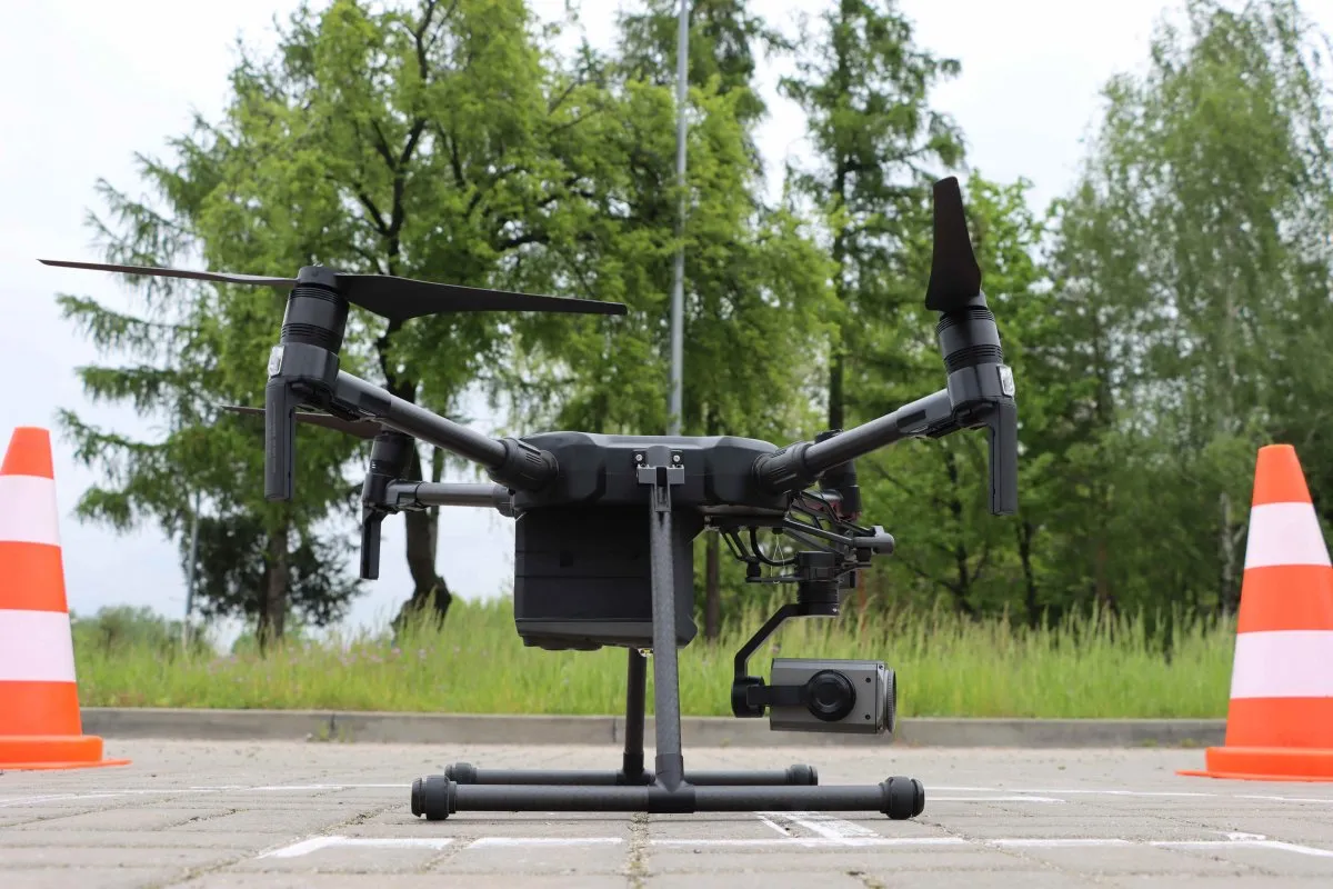 dron-w-sluzbie-policji-37143011.jpg