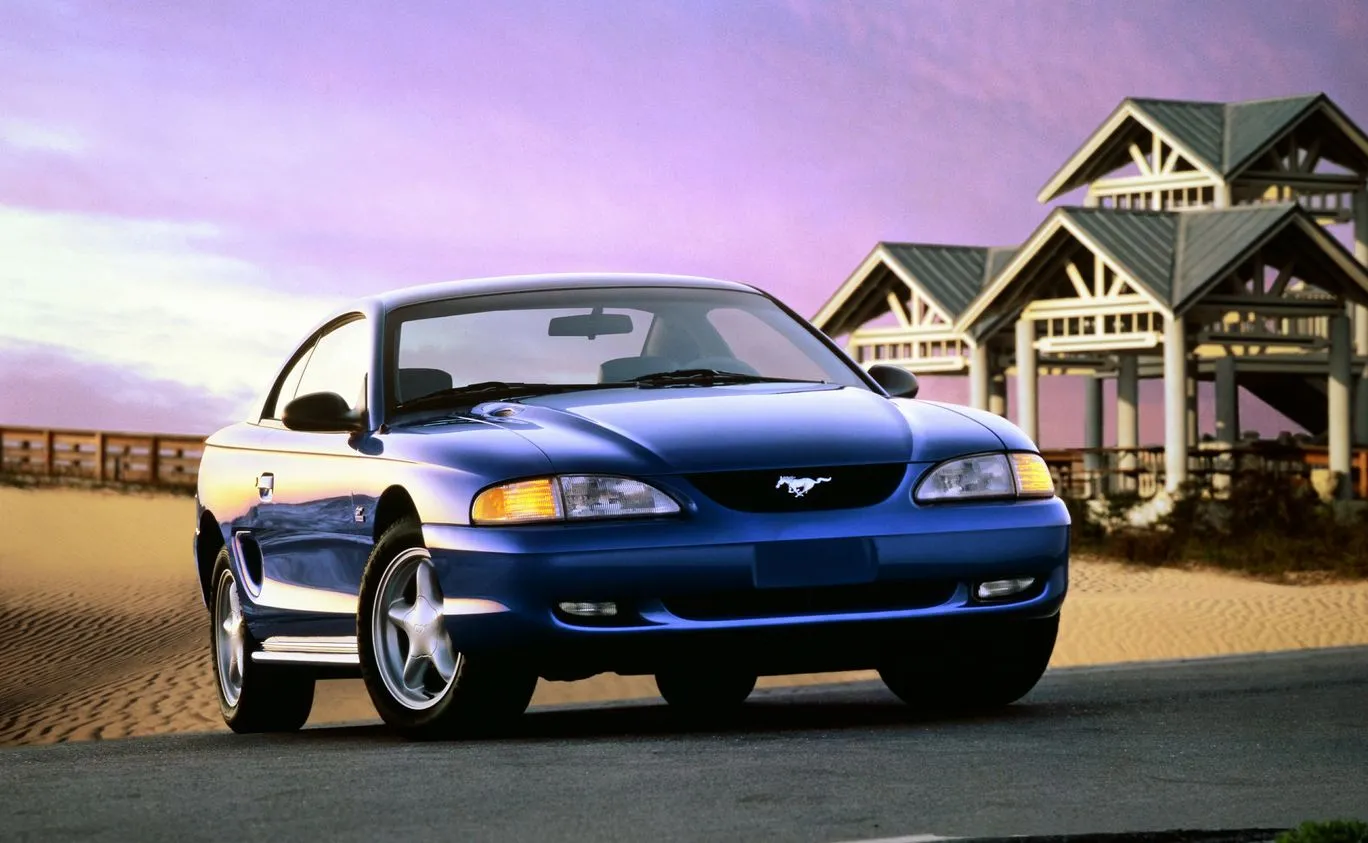 ford-mustang-2001-rok-37561473.jpg