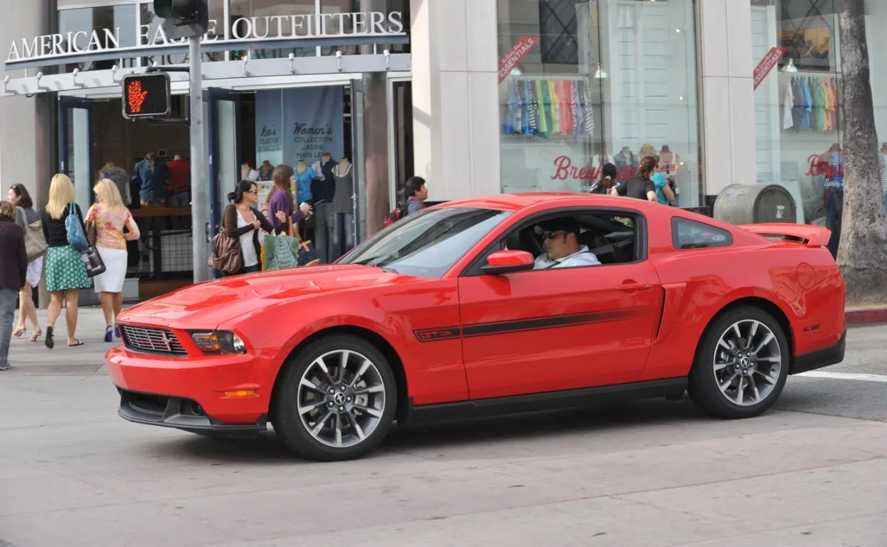 ford-mustang-2011-rok-37561394.jpg