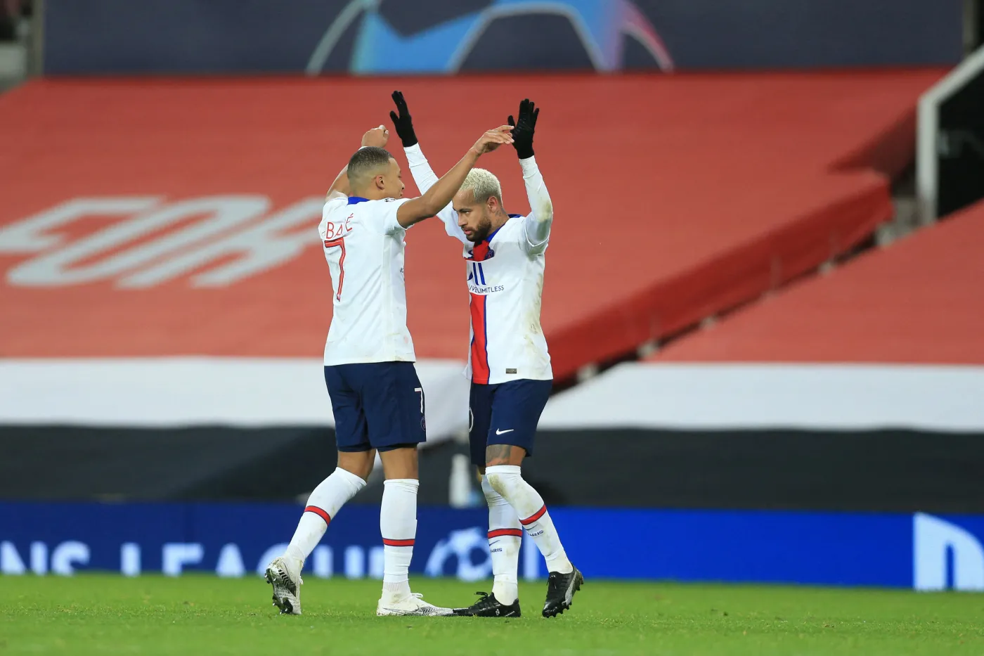 Trener PSG zapewnia, że nie ma konfliktu między Neymarem i Mbappe