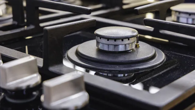 Co zrobić, aby uniknąć odcięcia prądu lub gazu? PORADNIK