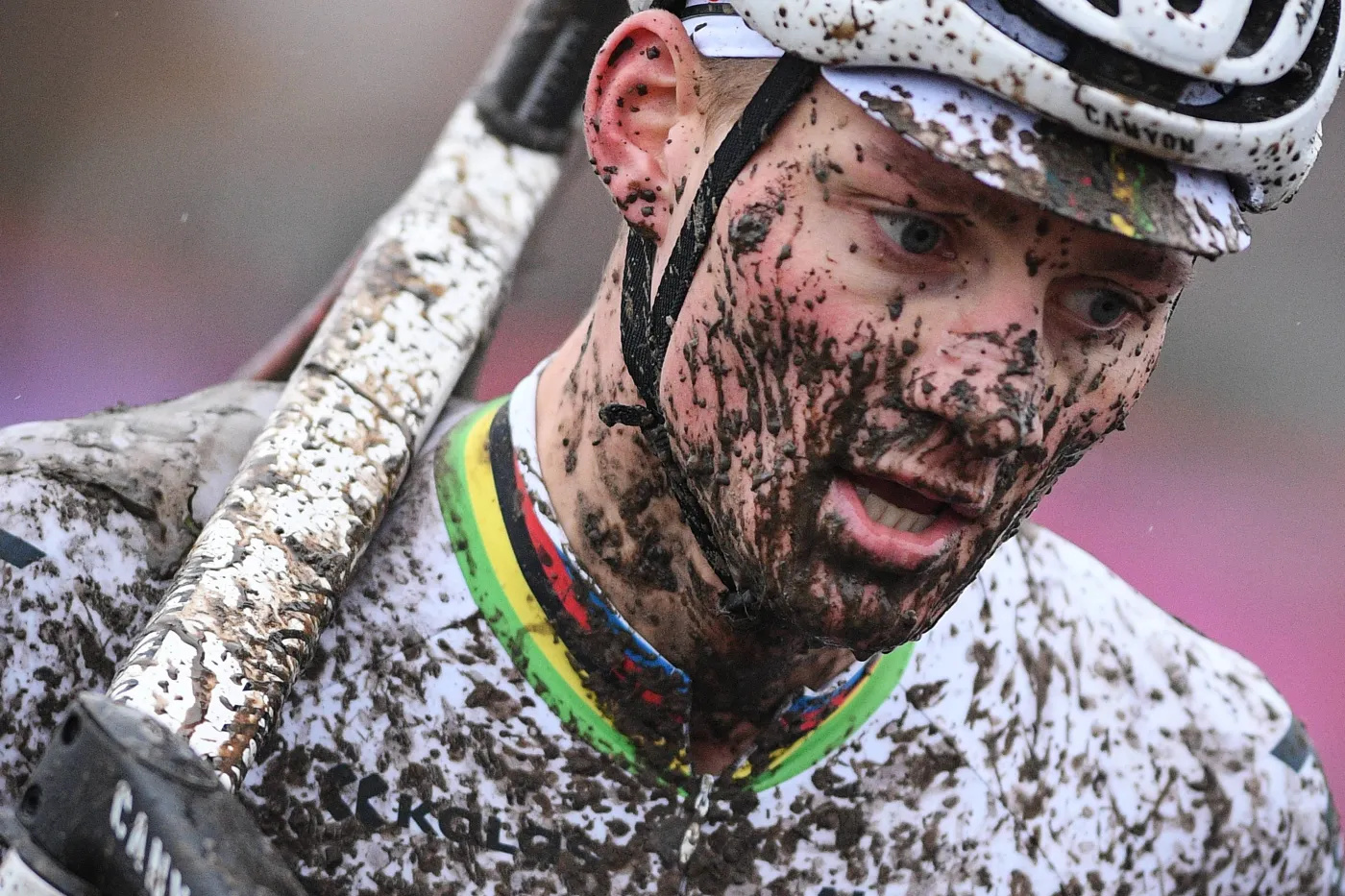 Mathieu van der Poel ukarany grzywną za zaatakowanie nastolatek