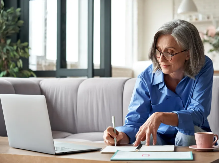 Jest się z czego cieszyć: Polacy przekonują się do załatwiania spraw w urzędach zdalnie