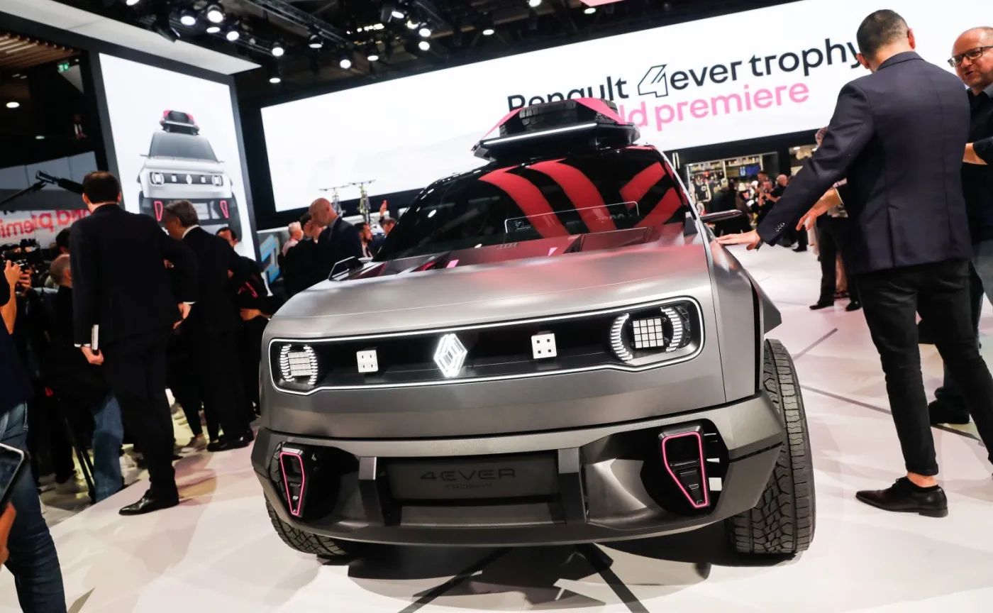 Renault 4 to nowy SUV mniejszy niż Captur. Cena? Francuzi zaszaleli, prezydent zachwycony