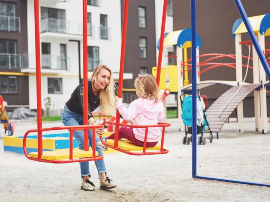 Aaaby była przed 40! Badanie pokazało, jakim nianiom Polacy najchętniej powierzają opiekę nad dziećmi