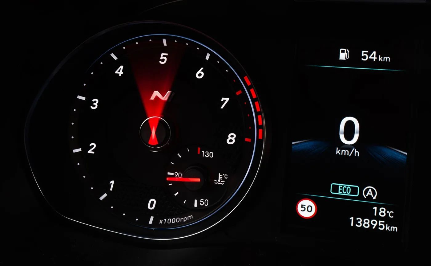 hyundai-i30-fastback-n-37611899.jpg